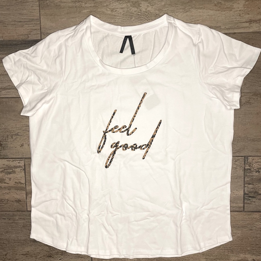 New Crossroads “Feel Good” Short Sleeve Tee Size Large